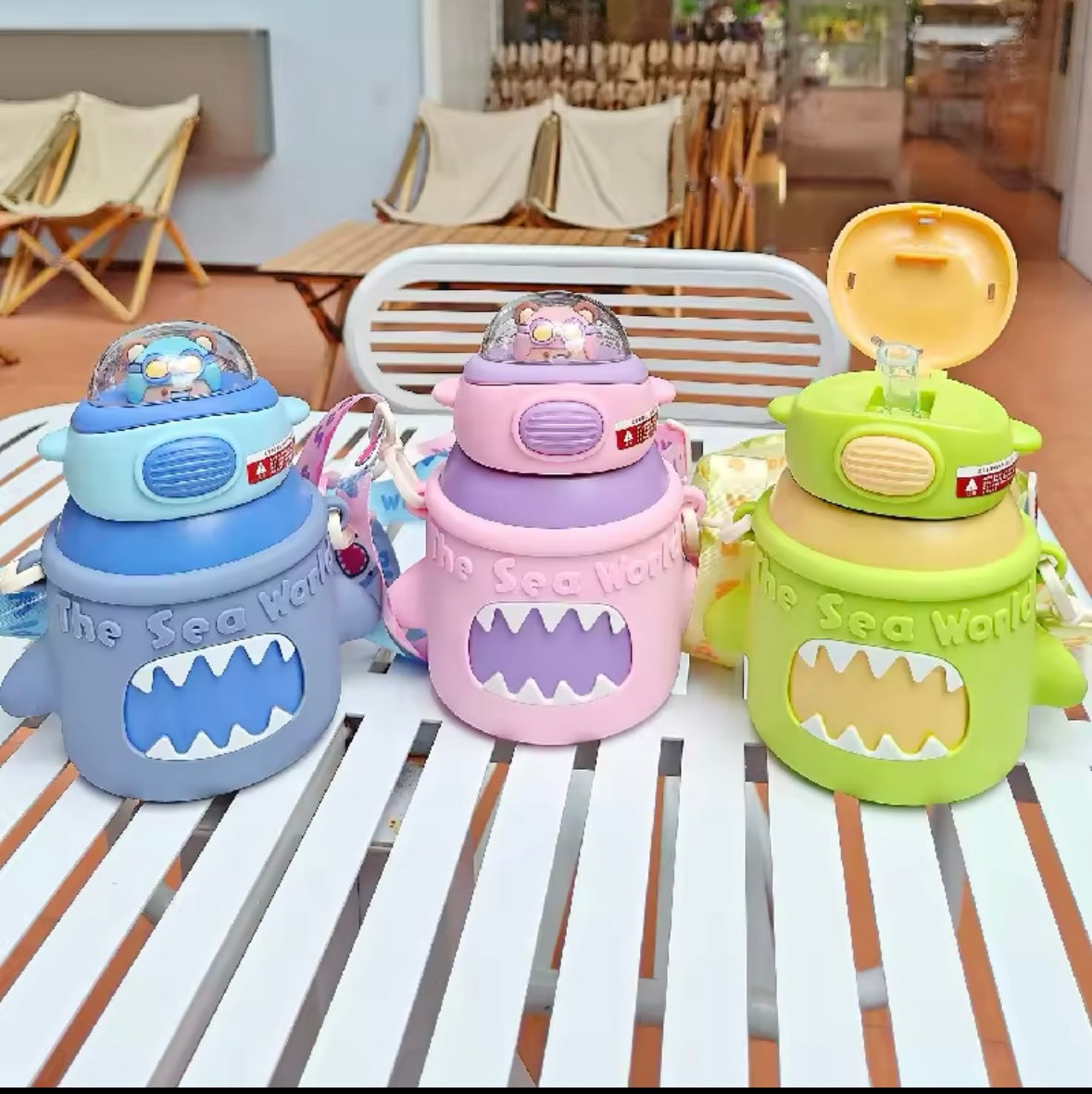 Vibrant Shark Water Bottle - 520ML